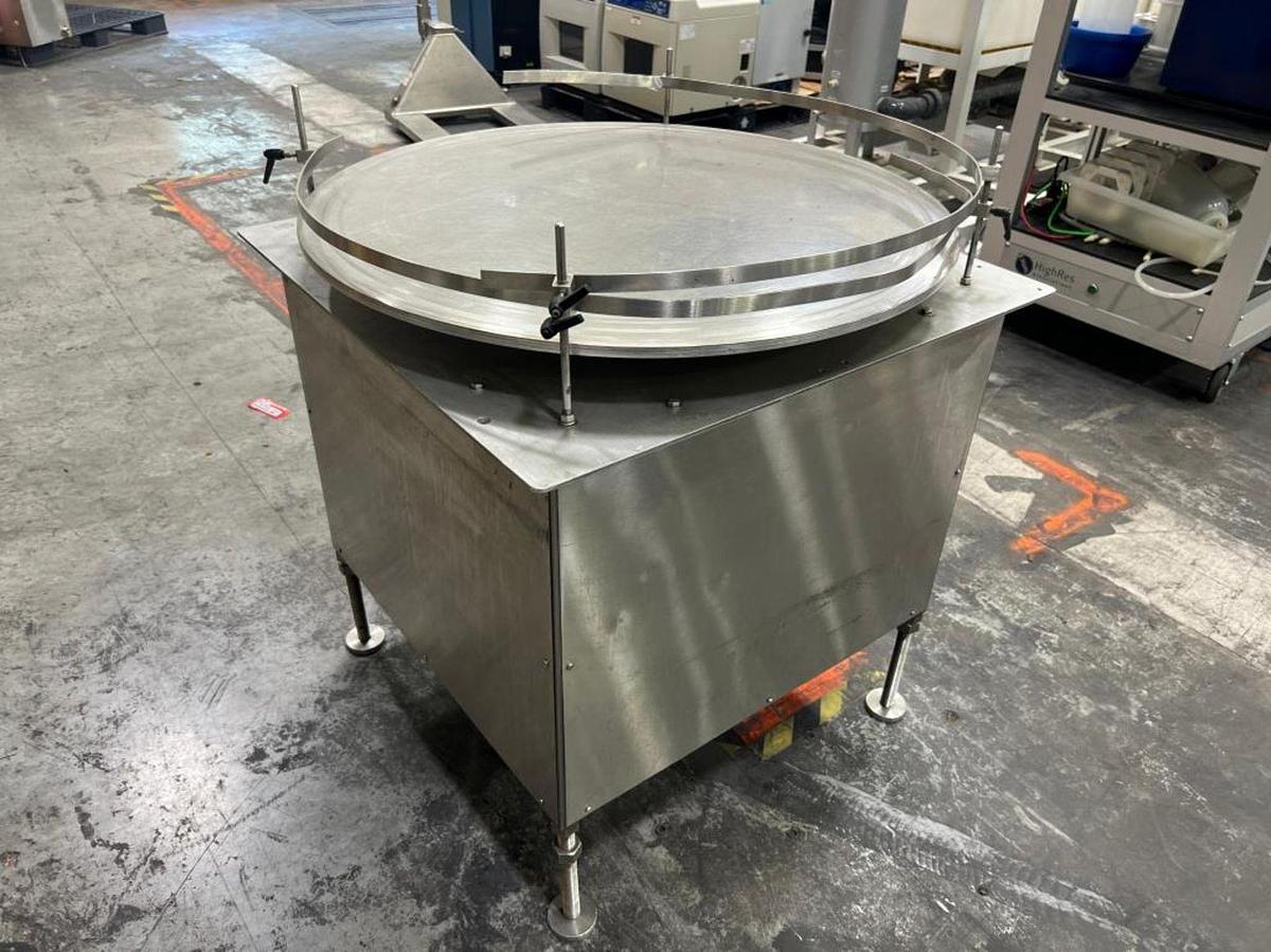 Used Kalish 36 inch dia Accumulation table