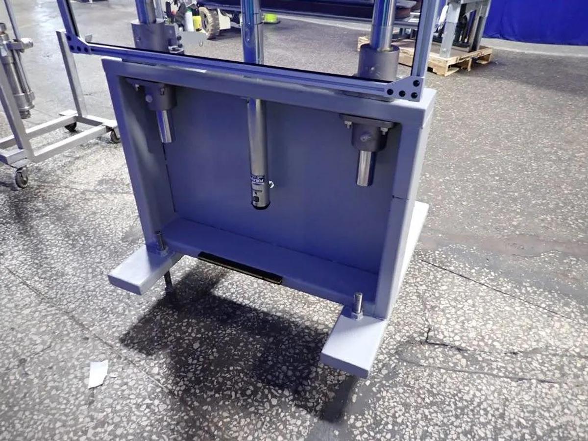 Used Surekap SK600 cap retorquer