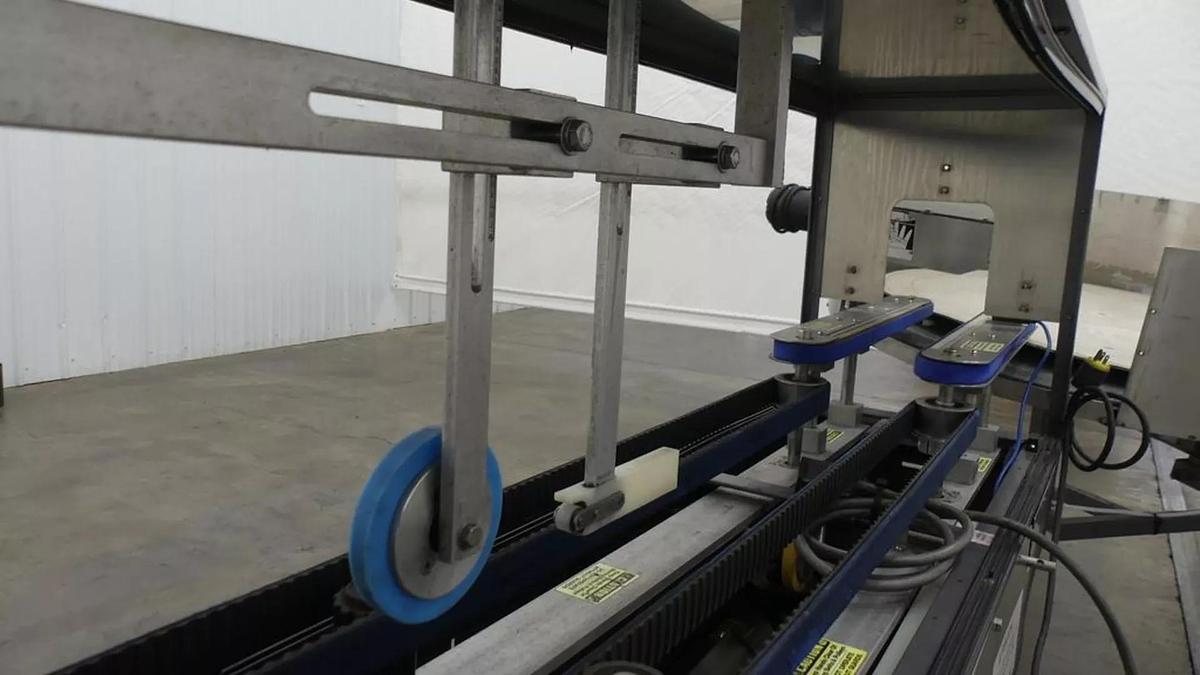 Used KapsAll AU5C  bottle cleaning system