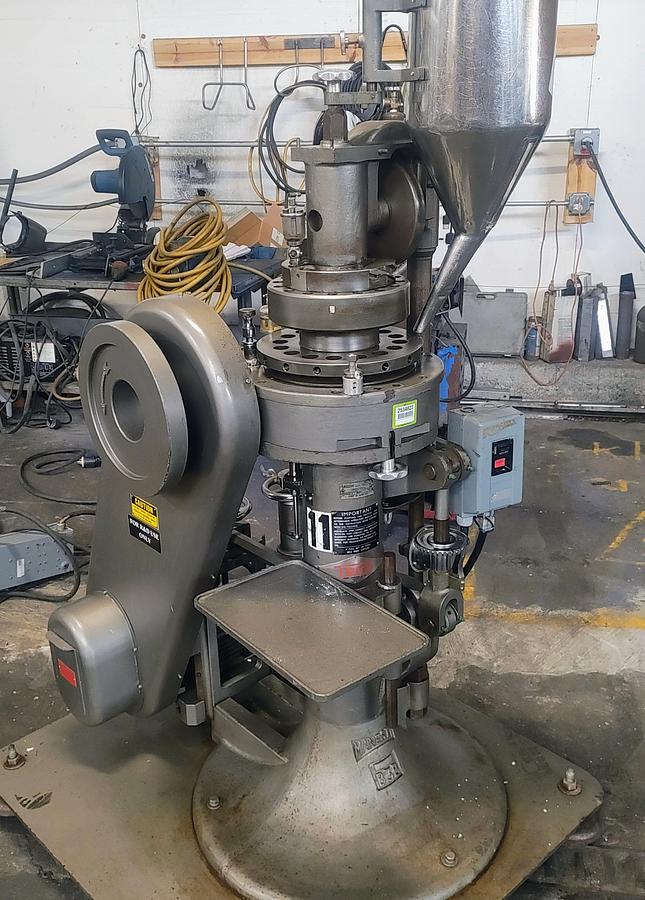 Used Manesty B3b tablet press
