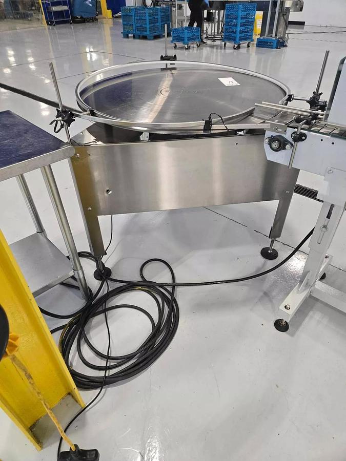 Used Used E-PAK 40” Stainless Steel Accumulating/Feeding Table.