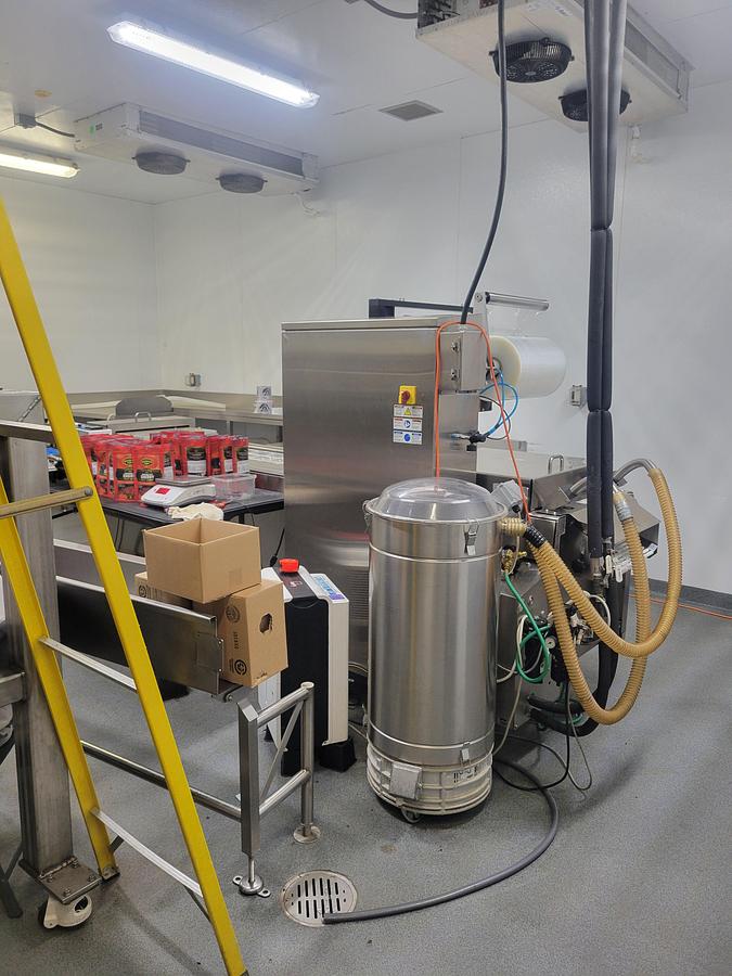 Used M U L T I V A C   Packaging Machine Model F 100