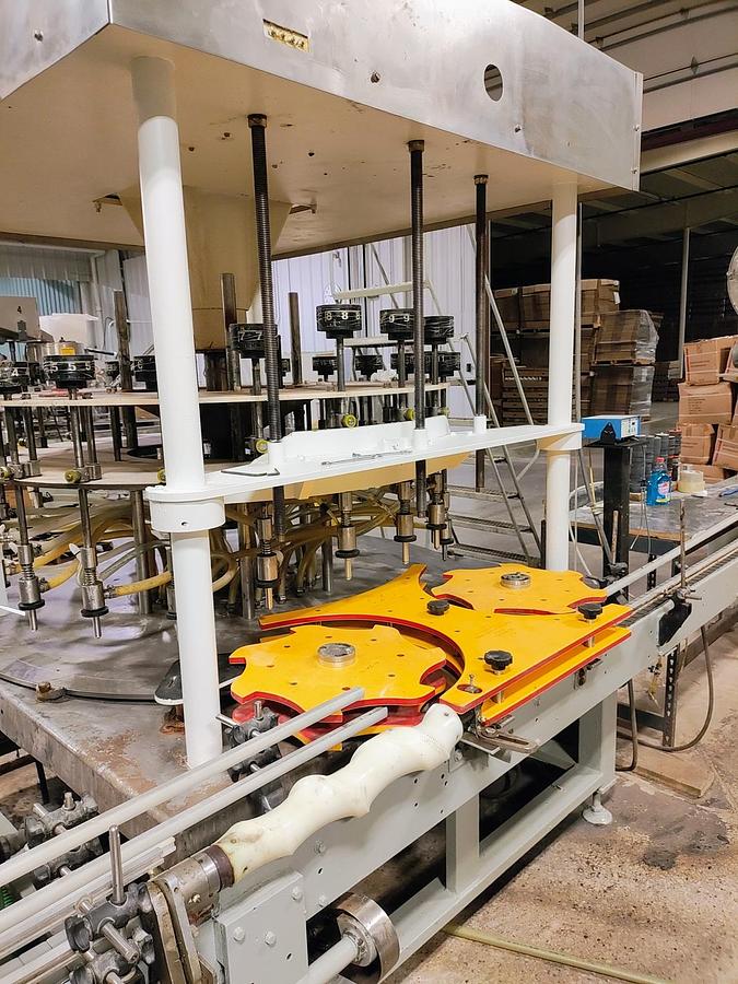 Used MRM 21 spout Husky Filler