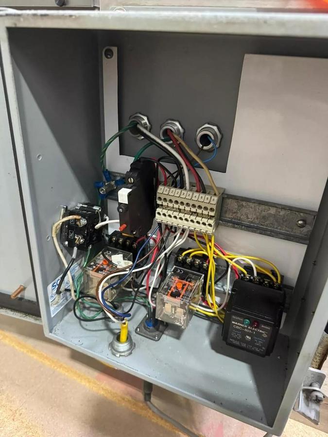 Used Speedee BR-234 Volumetric Filler with Foot pedal and eye operation.