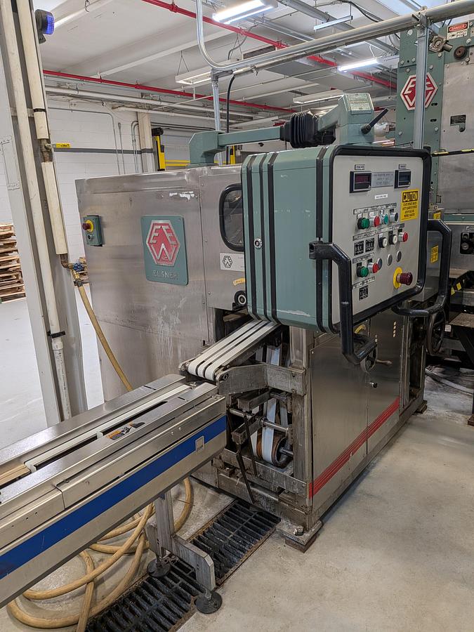 Used Bosch 303 wrapper with Elsner folder for towlettes