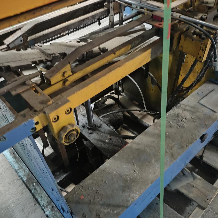 Used Burt 704 Labeler