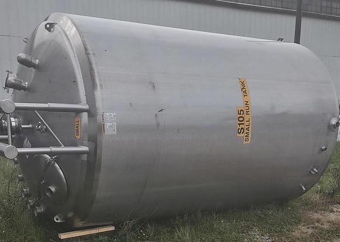 Used 2500 gal  JCVS single motion scrape tanks 75psi