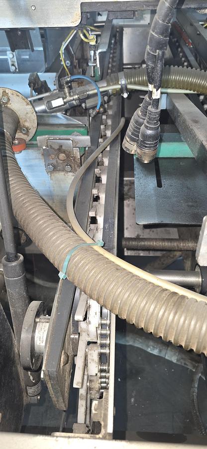 Used Kliklok VariRight tri seal closer