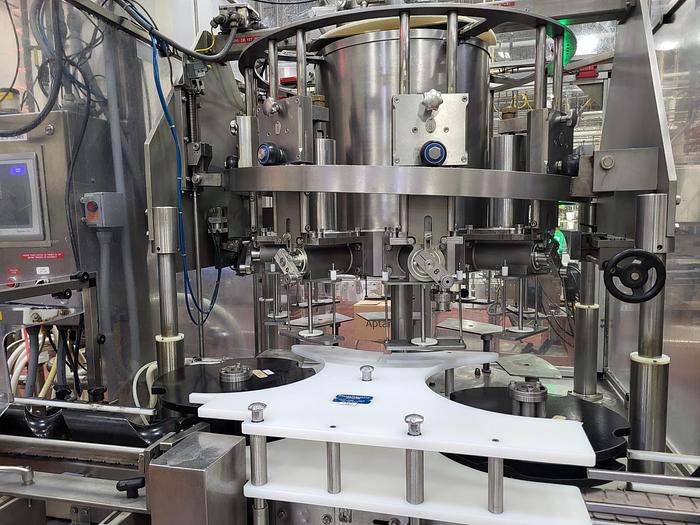 Used MRM RP8 - Gallon  piston filler with spare quart pistons