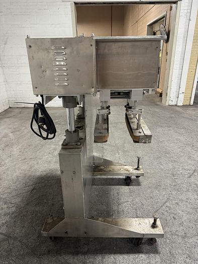 Used Surekap Sk600 cap retorquer