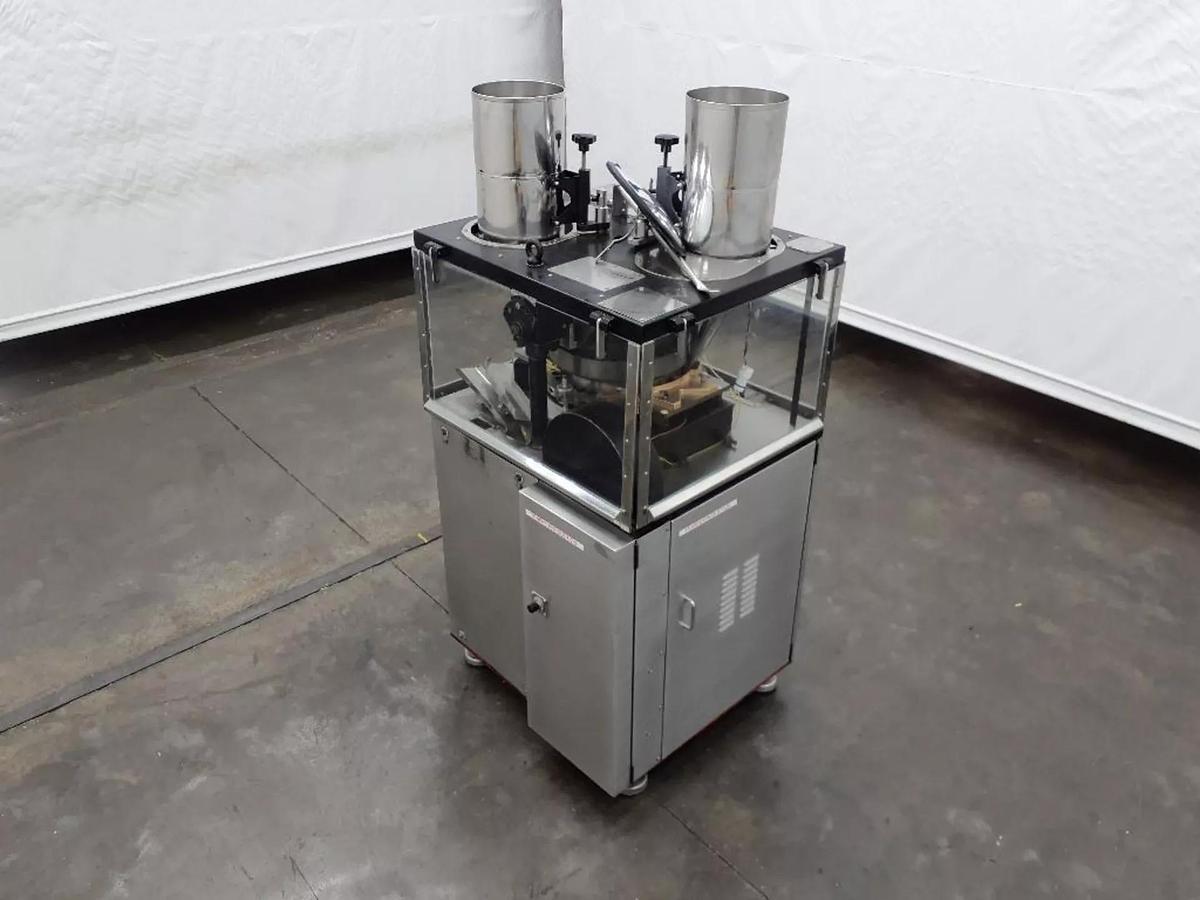 Used Manesty BB4 - 35 station  Dual sided press