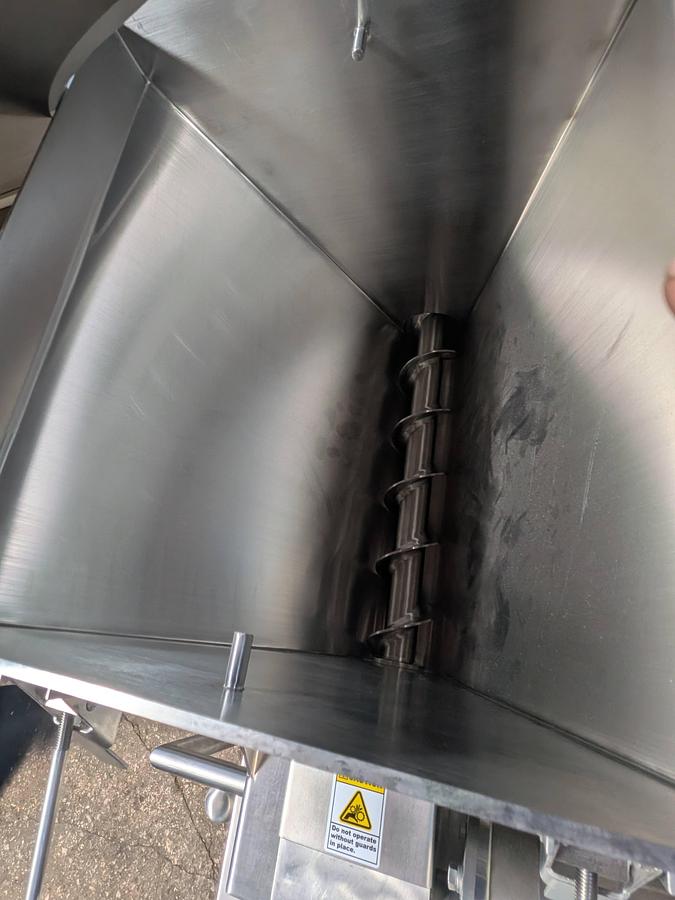 Used Fluid Air 7" Screw Fed GranuMill