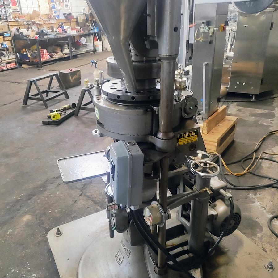 Used Manesty B3b tablet press