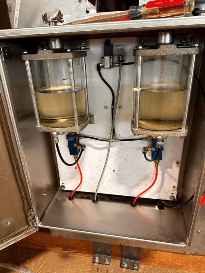Used Vertical Form-Fill-Seal WINPAK/LANE WP32 Liquid/Paste Packet Machine WP 32