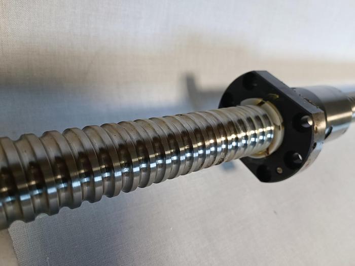 Gebraucht Geschliffener Präzisions Kugelgewindetrieb, D40 mm, 1600 mm, Danaher, gebraucht