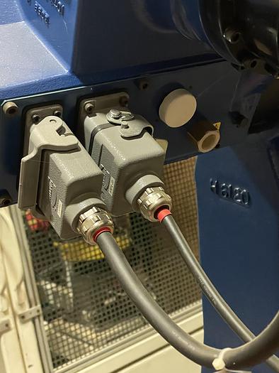 Used FANUC M710IC/50 6 AXIS ROBOT 50KG X 2,050 MM H-REACH WITH R30IB CONTROLLER NEW 2015