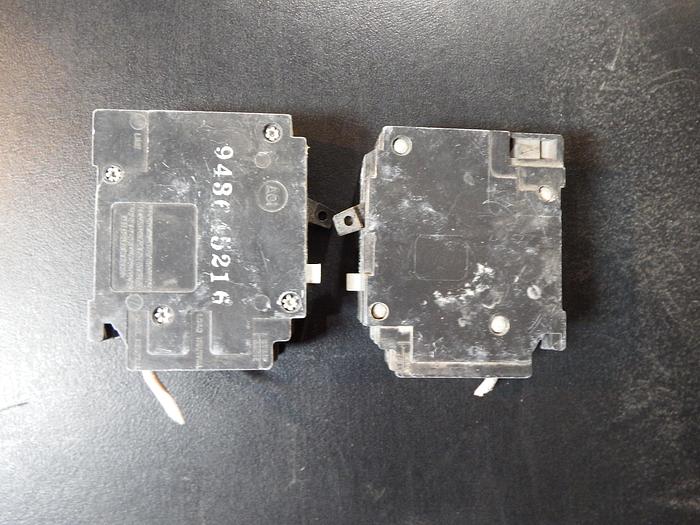 Parts Only LOT OF 2 Siemens 1Pole 30Amp 120VAC Circuit Breaker Type QPF (B1)