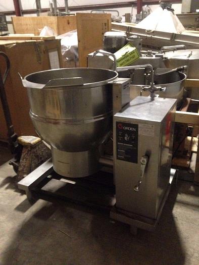 Used GROEN DHT/1-40 STEAM KETTLE 40 GAL. TILTING SELF CONTAINED NAT. GAS (#750, #751)