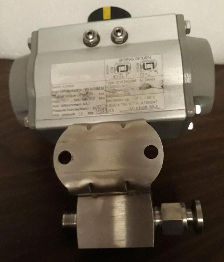 Used Swagelok  SC00030-4U ,MS-A30-4-DIN Rotary Actuator, 90°, Spring-Return