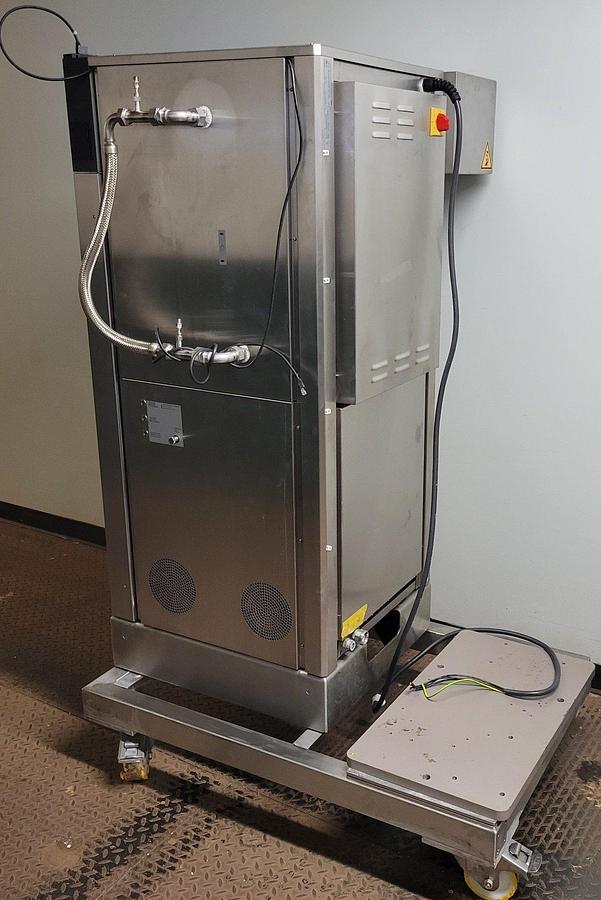 Used 2021 Huber chiller Unistat 915w - Dynamic temperature control system -90° C