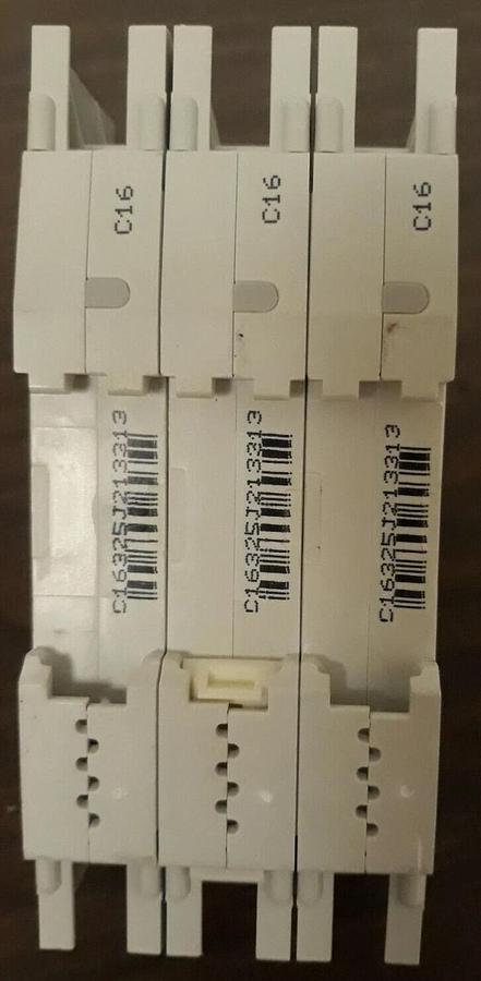 Used Siemens  5SJ4316-7HG42 / 3-Pole Circuit Breaker