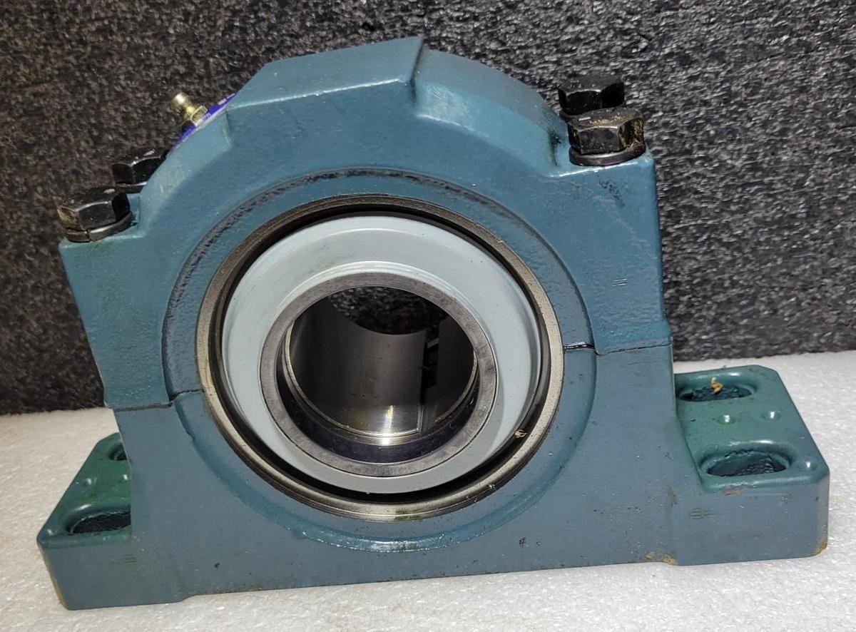 2 7/16" BORE DODGE 070058 Bearing   4 BOLT SPLIT Pillow BLOCK P4B515-1SAF-207R