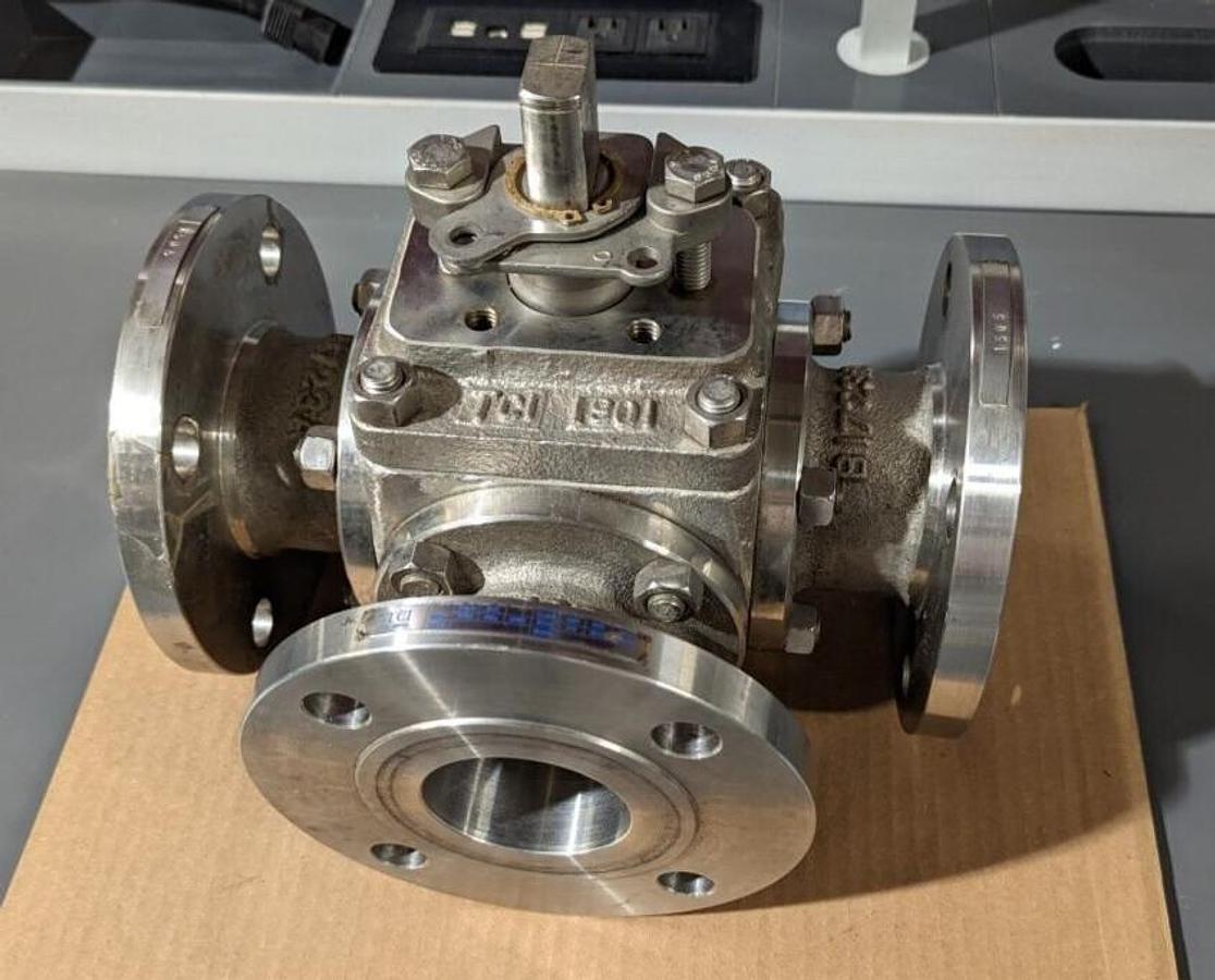 TCI 2 1/2",  3-way full port modulating stainless steel valve TC-0802A