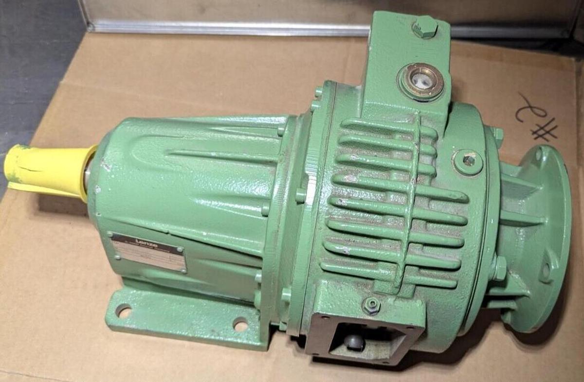 Lenze D-32696 Gearbox Reducer 12.602.12.13 oL=4UH1-220