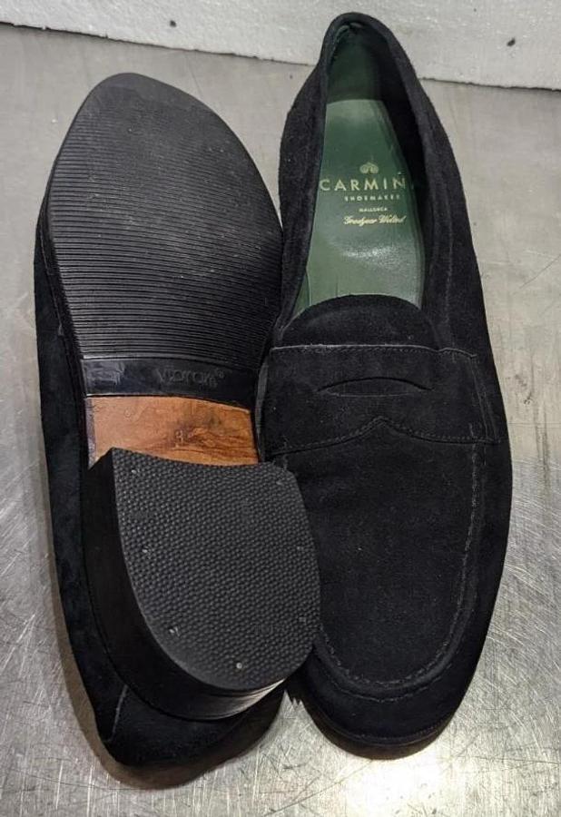Used Carmina Shoemaker Mens size 8  Black  Dress Shoes Bow Loafers Slip-ons