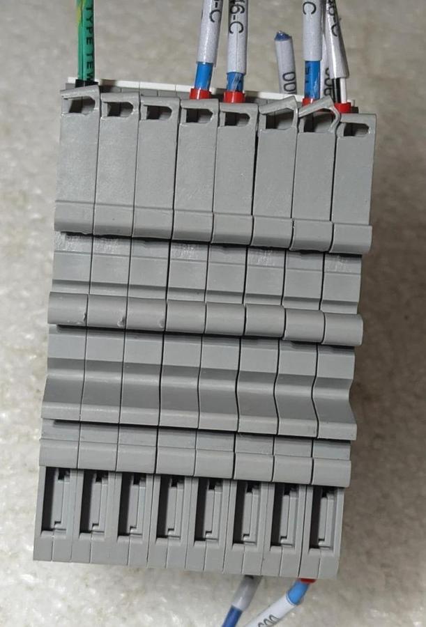 Used Lot of (8)  phoenix contact UKK5-T  with  (8 )fuses ST-SI-UK 4