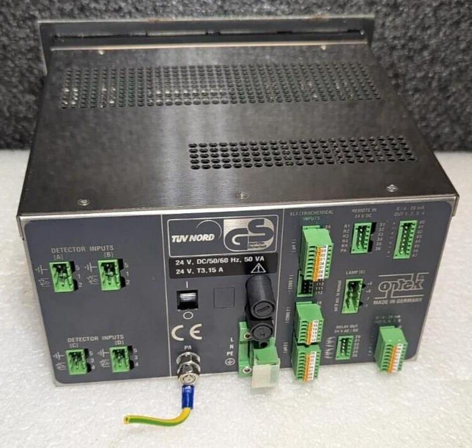 Used Optek Control 8000 (C8480) Universal Converter