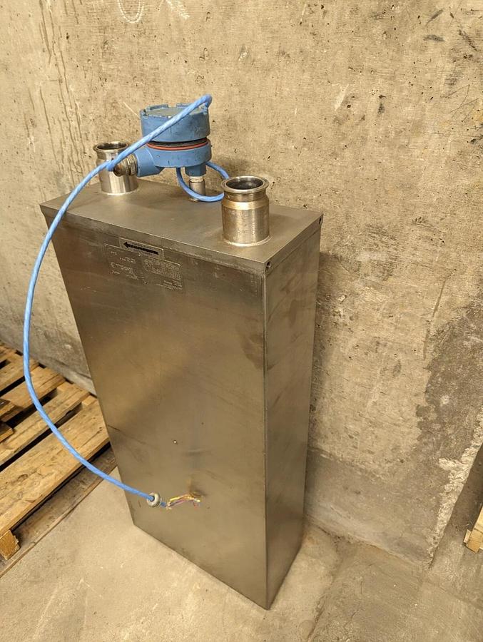 Used 2" Micro Motion Flow Meter DL200S226SU with transmitter