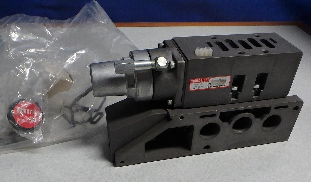 NUMATICS  ISO 3 Sandwich Pressure Regulator 135RS11SJ00 * NEW*