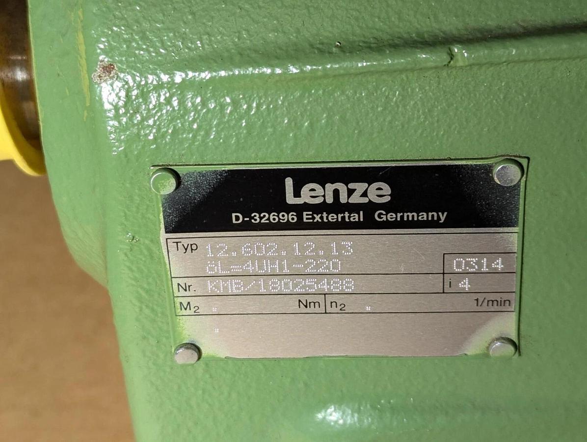 Lenze D-32696 Gearbox Reducer 12.602.12.13 oL=4UH1-220