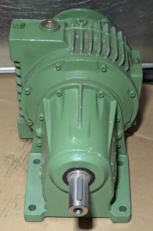 Lenze D-32696 Gearbox Reducer 12.602.12.13 oL=4UH1-220