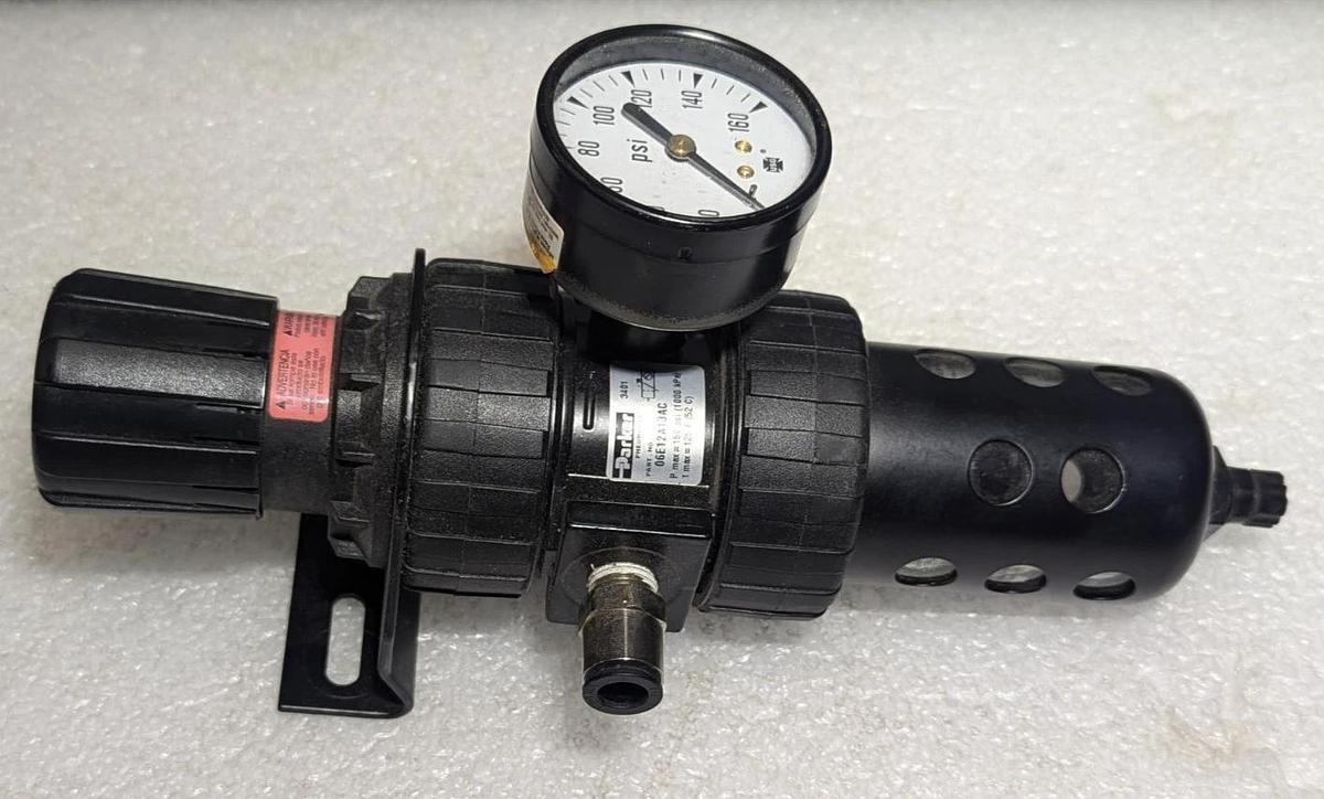 Used Parker 06E12A13AC Filter Regulator