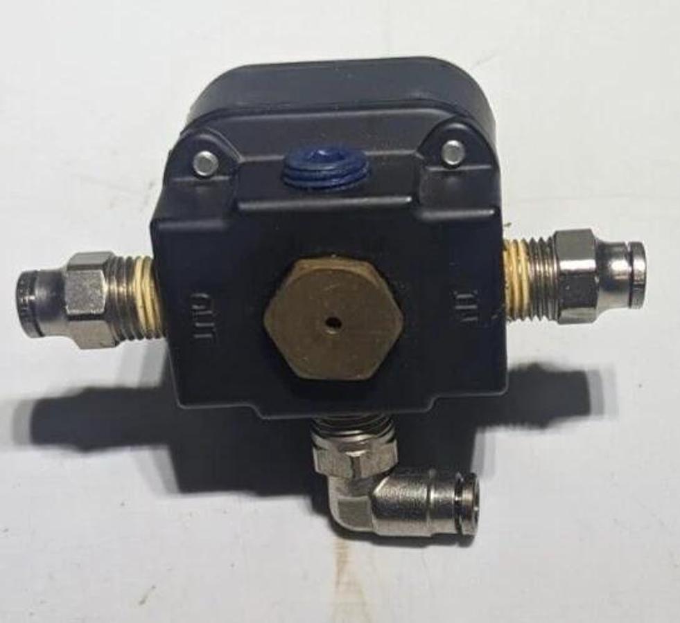 Used Norgren Pressure Regulator   11-018-112 , 200 PSIG   1/4