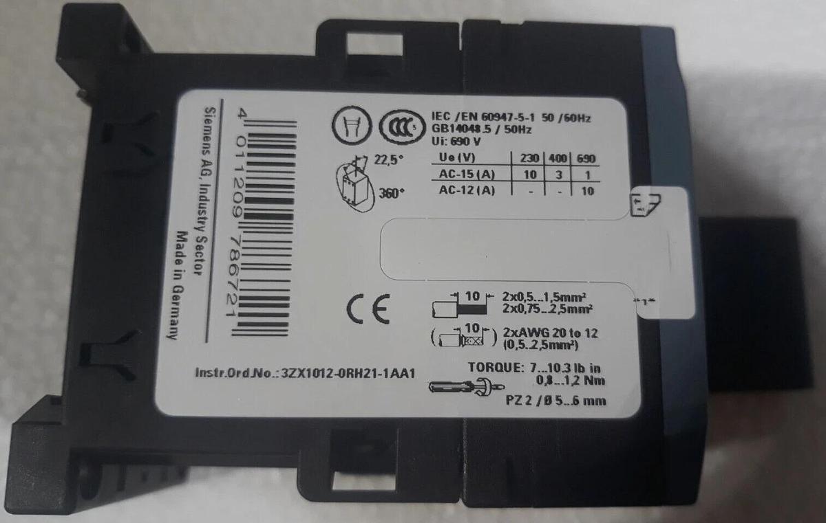 Used Lot of 2 SIEMENS  3RH2122-1BB40 W/ 3RT2916-1JJ00
