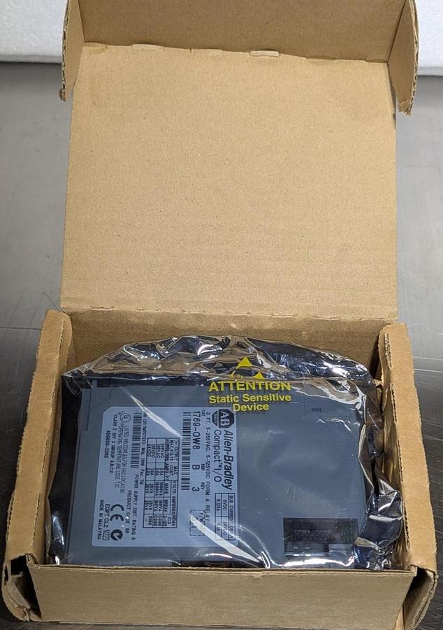 Allen Bradley  1769-OW8  Compact  I/o Output Module Ser B