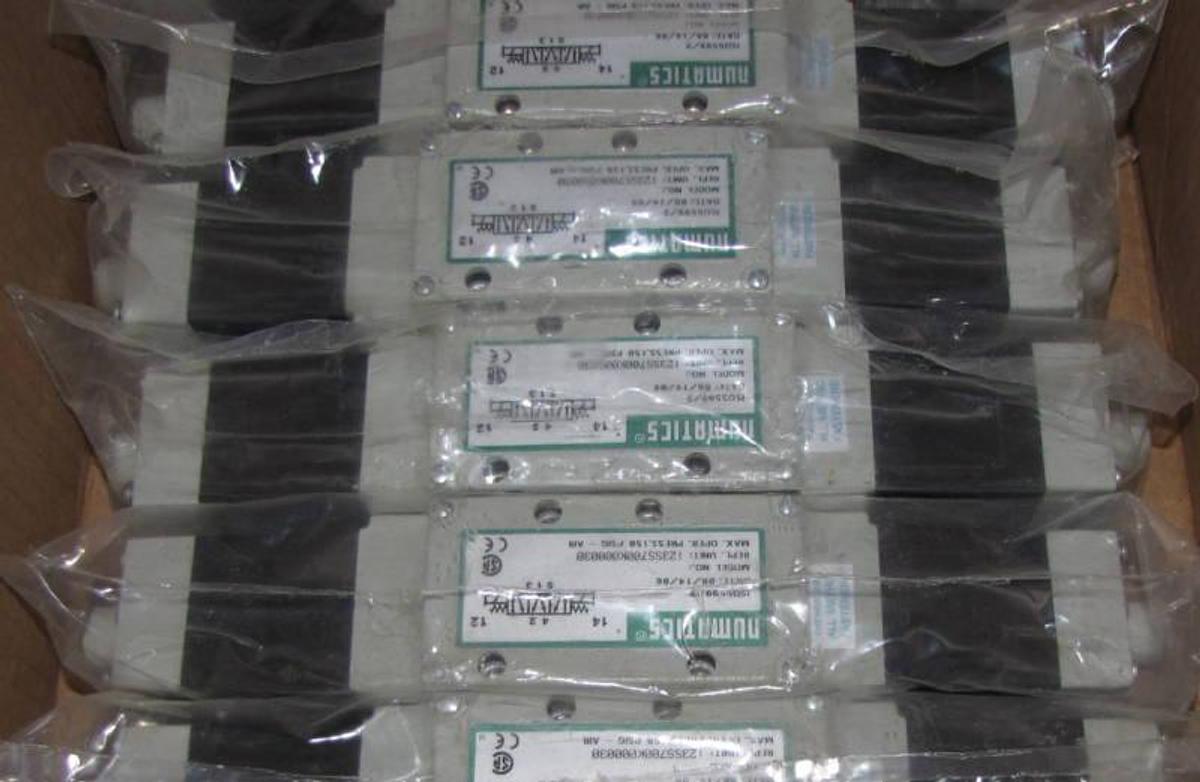 Numatics ISO 5599/2  air valve I23SS700K000030  *new*