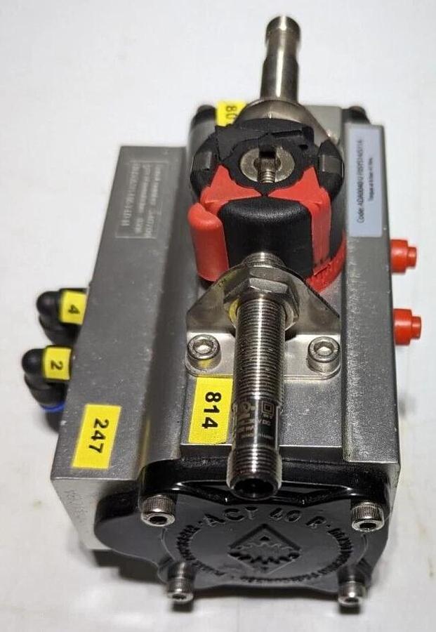 Used Gemu  Pneumatic actuator, double acting, clockwise rotation  ISO5211-F05-Y-DL-14