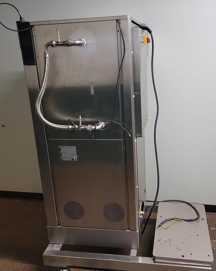 Used 2021 Huber chiller Unistat 915w - Dynamic temperature control system -90° C