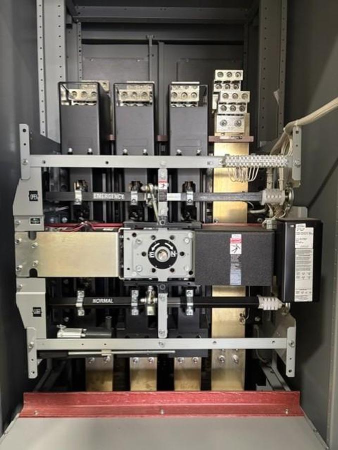 NEW ASCO 300 Series 2000A Service Rated 208V 3Ø Automatic Transfer Switch