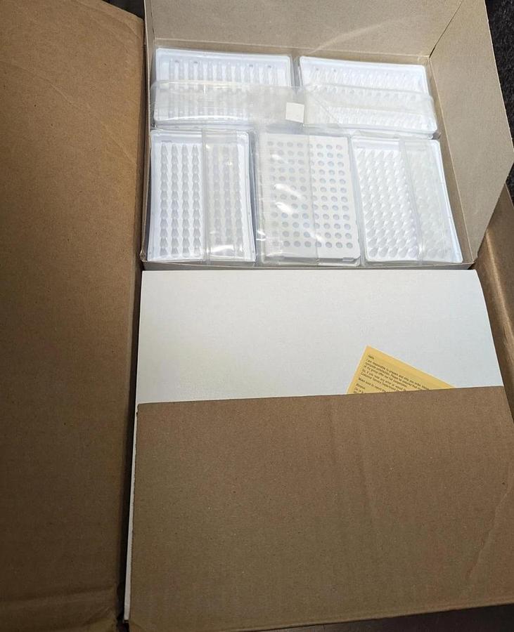 Chemglass CLS-3614-04W PCR Plate White Opaque 96-Well Skirted 100uL Case