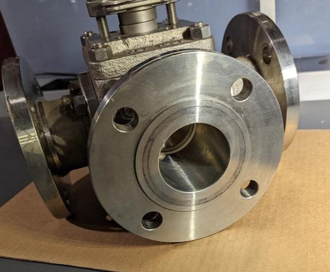 TCI 2 1/2",  3-way full port modulating stainless steel valve TC-0802A