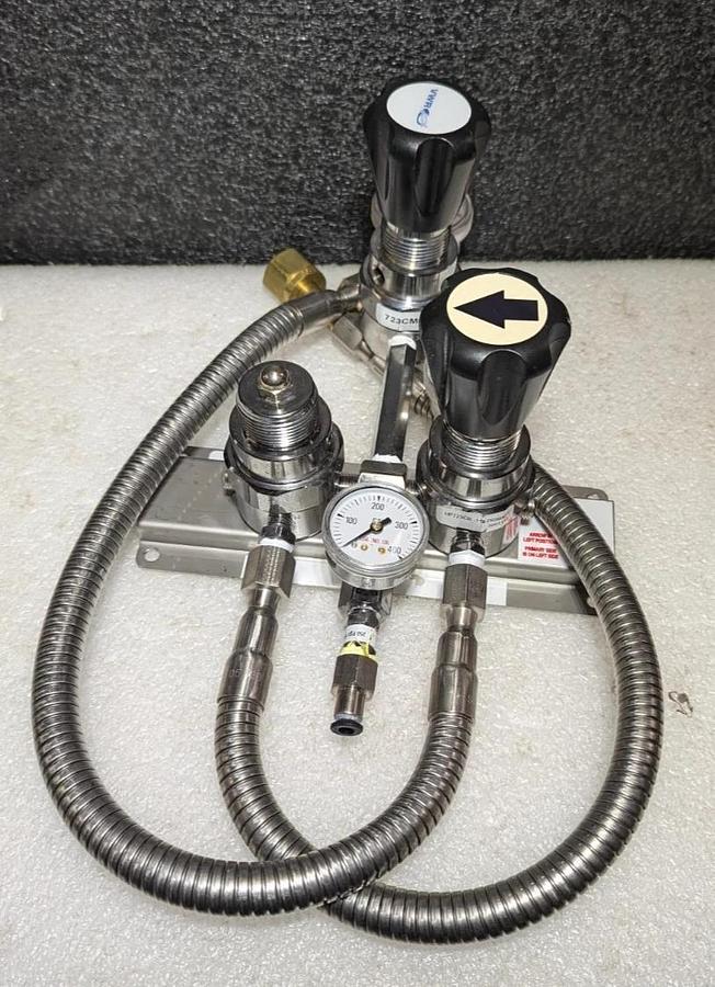 Used VWR  MANFLD -HUB 900BR-050  Regulator with Stainless Steel Hose