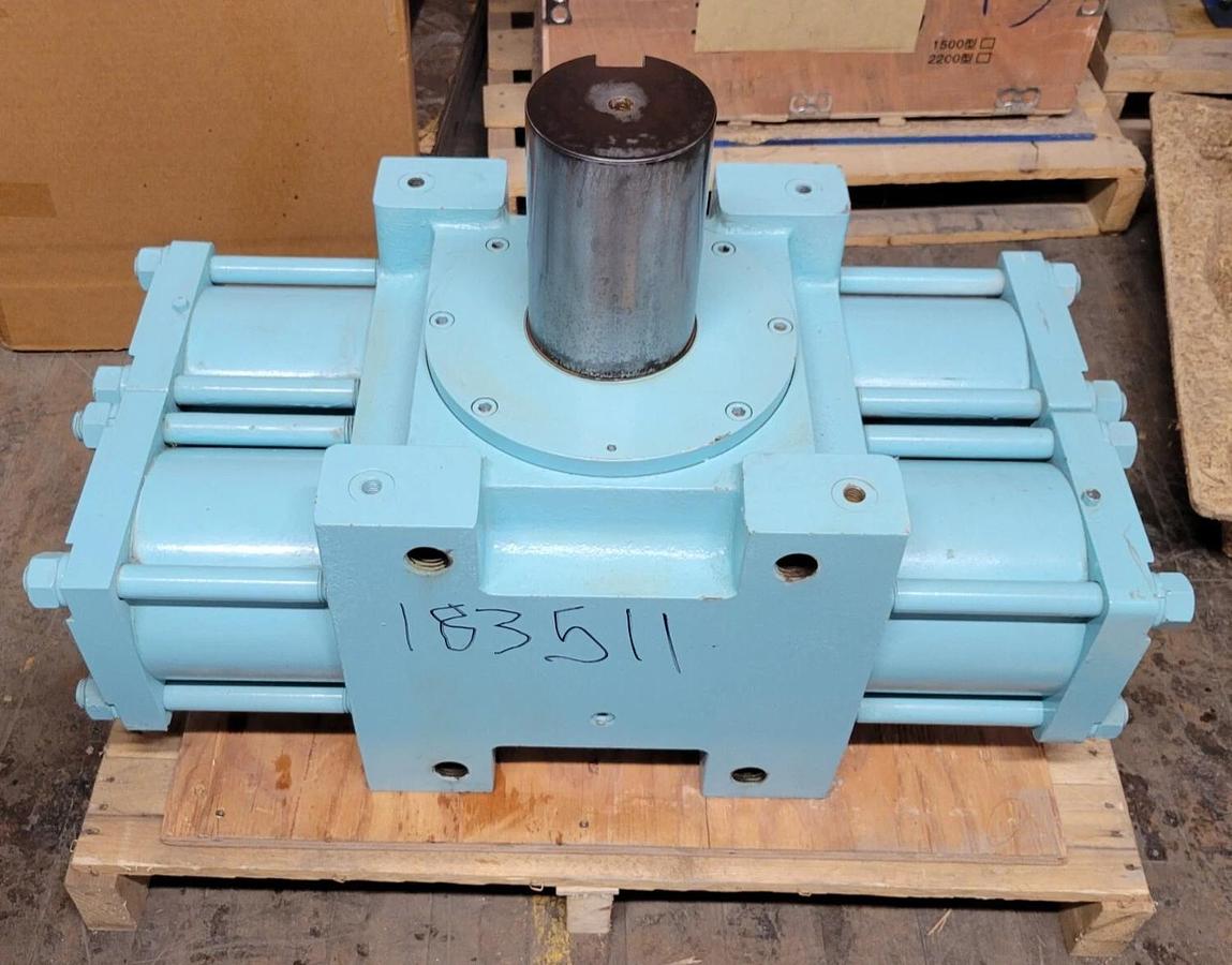MOOG  FLO-TORK HYDRAULIC  ROTARY ACTUATOR 600,000-70-AILX-ESX-MS2-RKS-N-AB