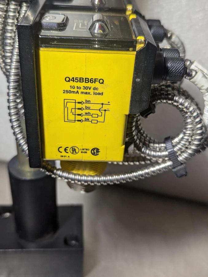 Used Banner Q45 Series Rugged Fiber Optic Amplifier and Sensor System