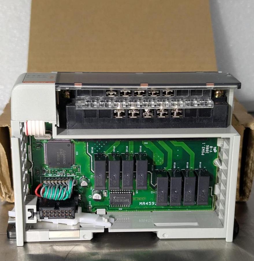 Allen Bradley  1769-OW8  Compact  I/o Output Module Ser B
