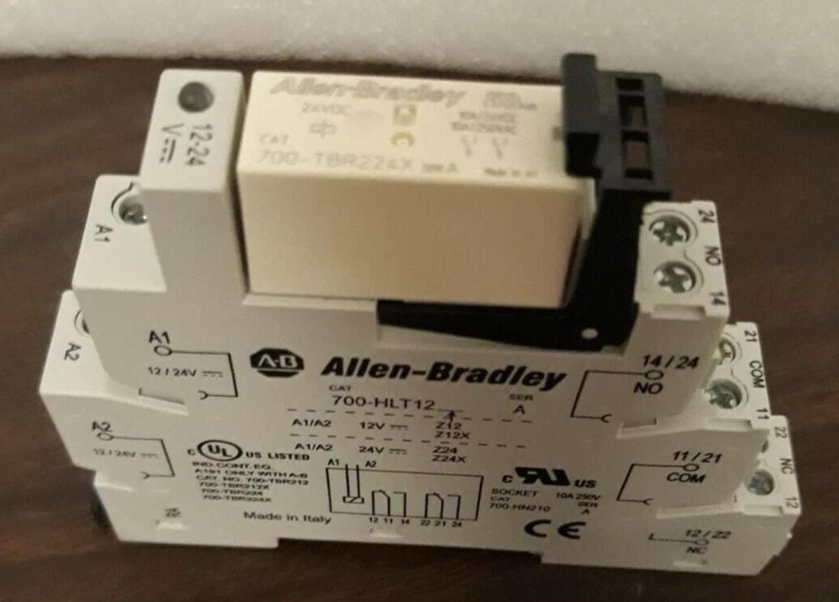 Used Lot of 2 ALLEN BRADLEY 700-HLT12  Relay Modules